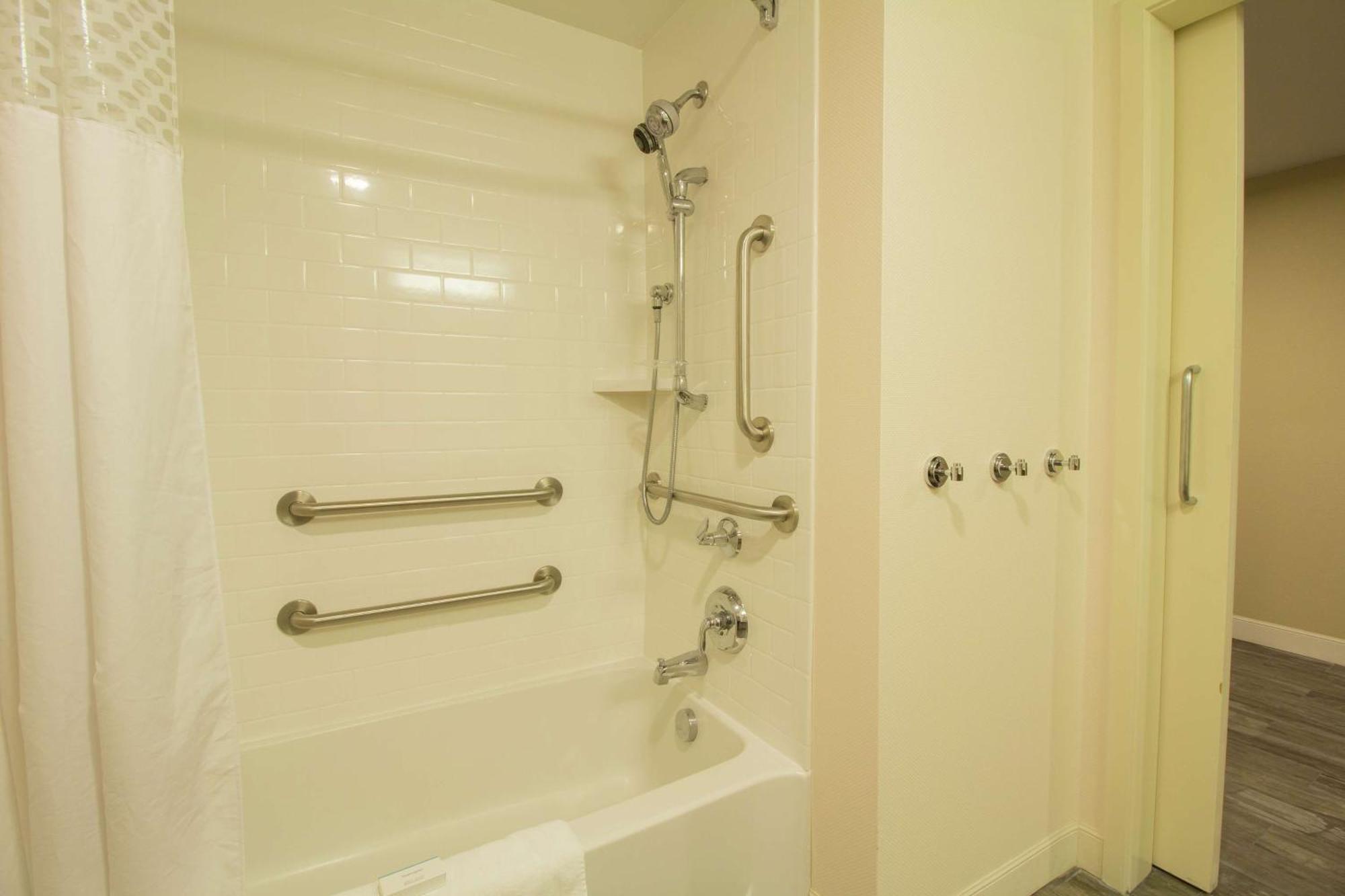 Hampton Inn & Suites Cazenovia, Ny Zewnętrze zdjęcie