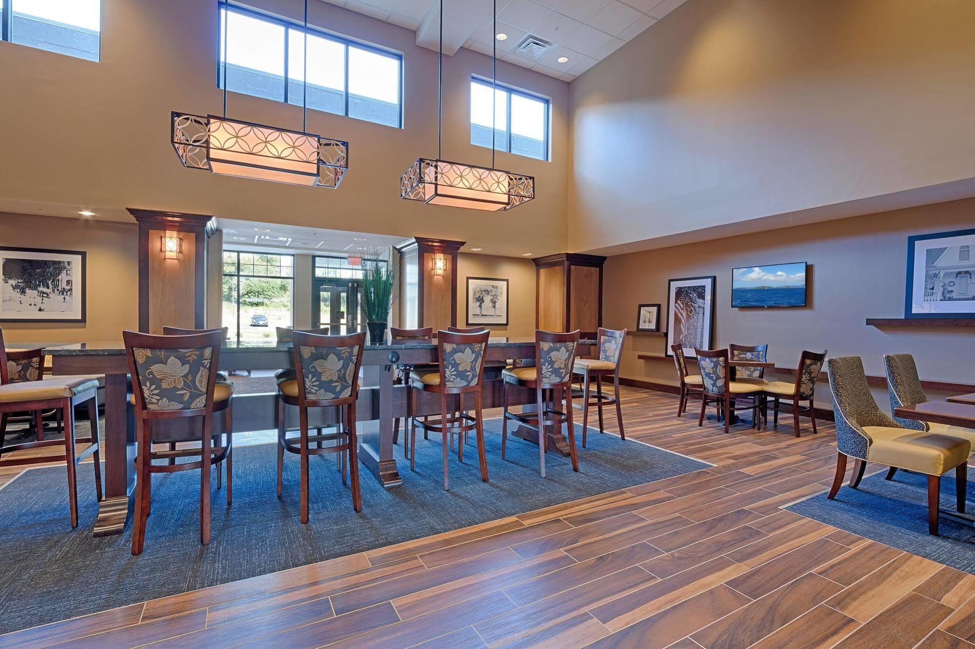 Hampton Inn & Suites Cazenovia, Ny Zewnętrze zdjęcie